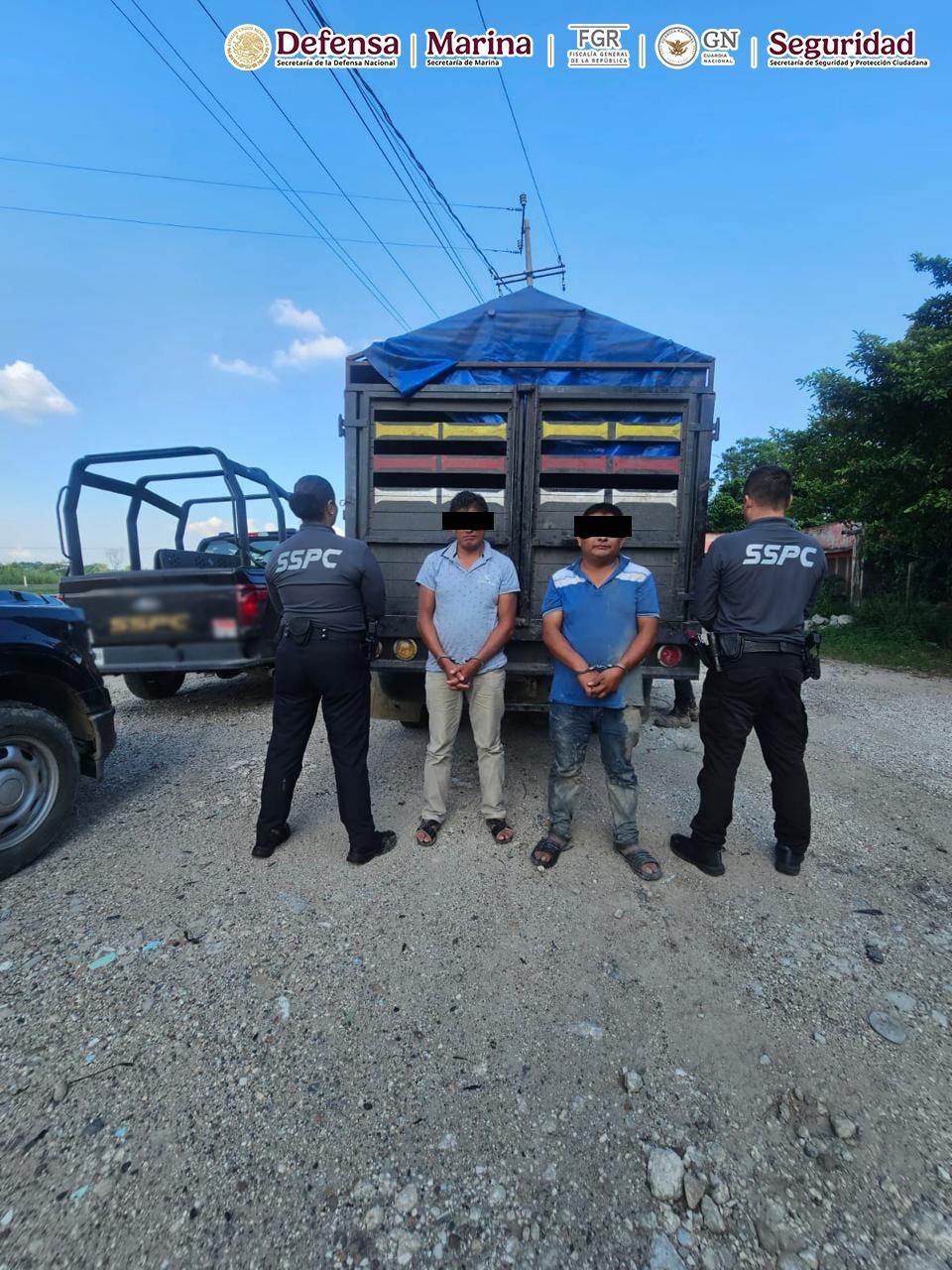 Detienen en Tabasco a dos hombres que transportaban 300 kilos de marihuana